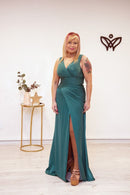 Vestido largo fiesta satinado drapeado abertura verde