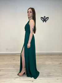 Vestido largo verde botella asimétrico con abertura