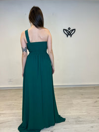 Vestido largo verde botella asimétrico con abertura