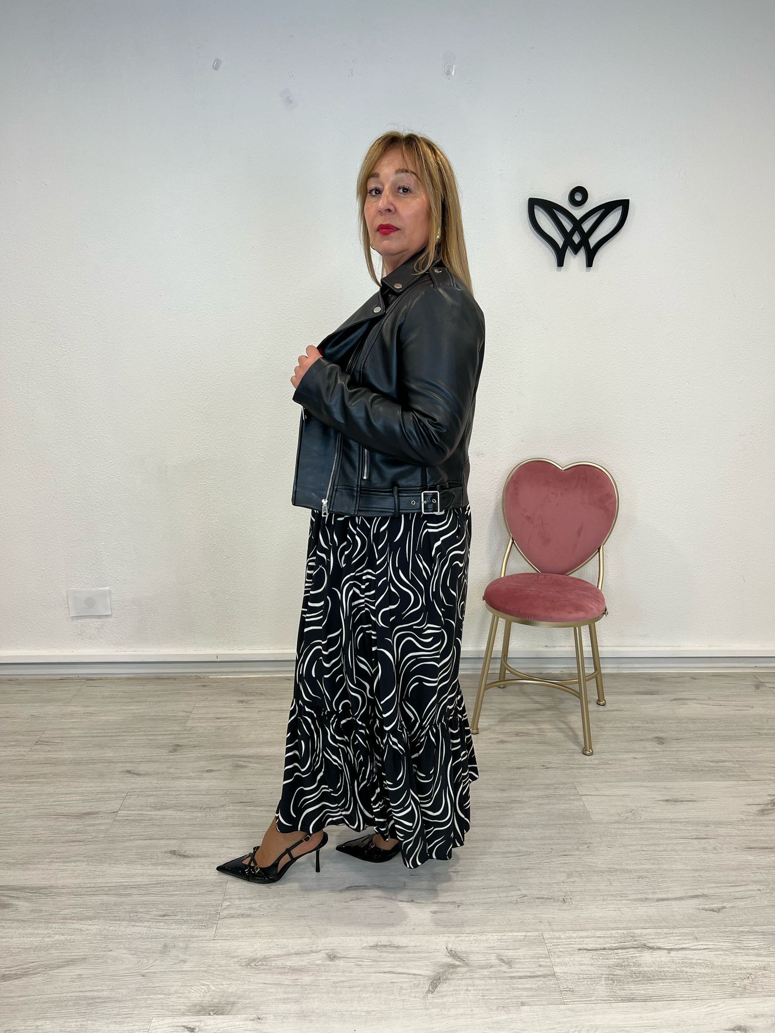 Cazadora biker polipiel corta negra