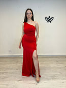 Vestido fiesta largo abertura asimétrico satinado en rojo