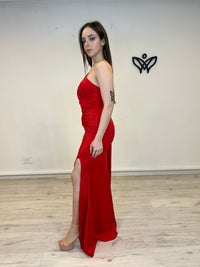 Vestido fiesta largo abertura asimétrico satinado en rojo