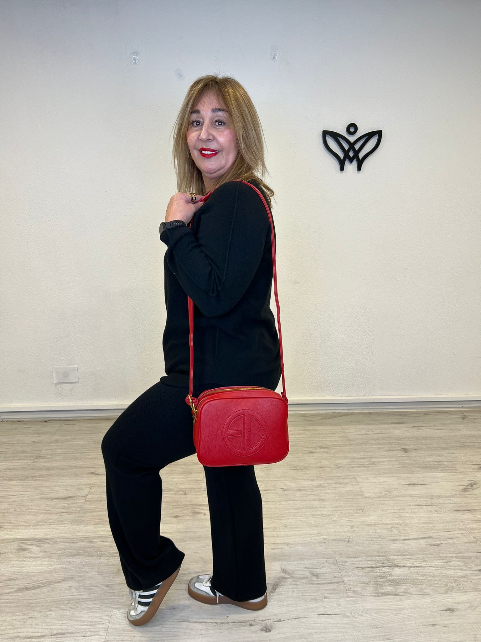 Bolso polipiel cuadrado asa larga rojo