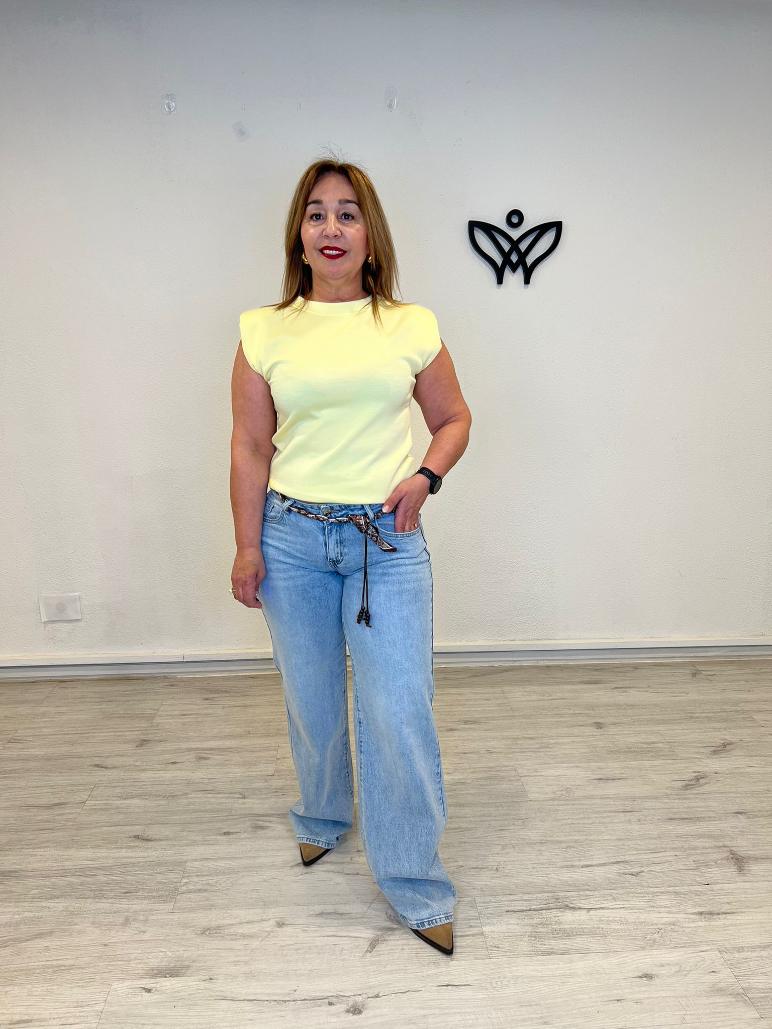 Vaquero recto tiro medio con cinturón