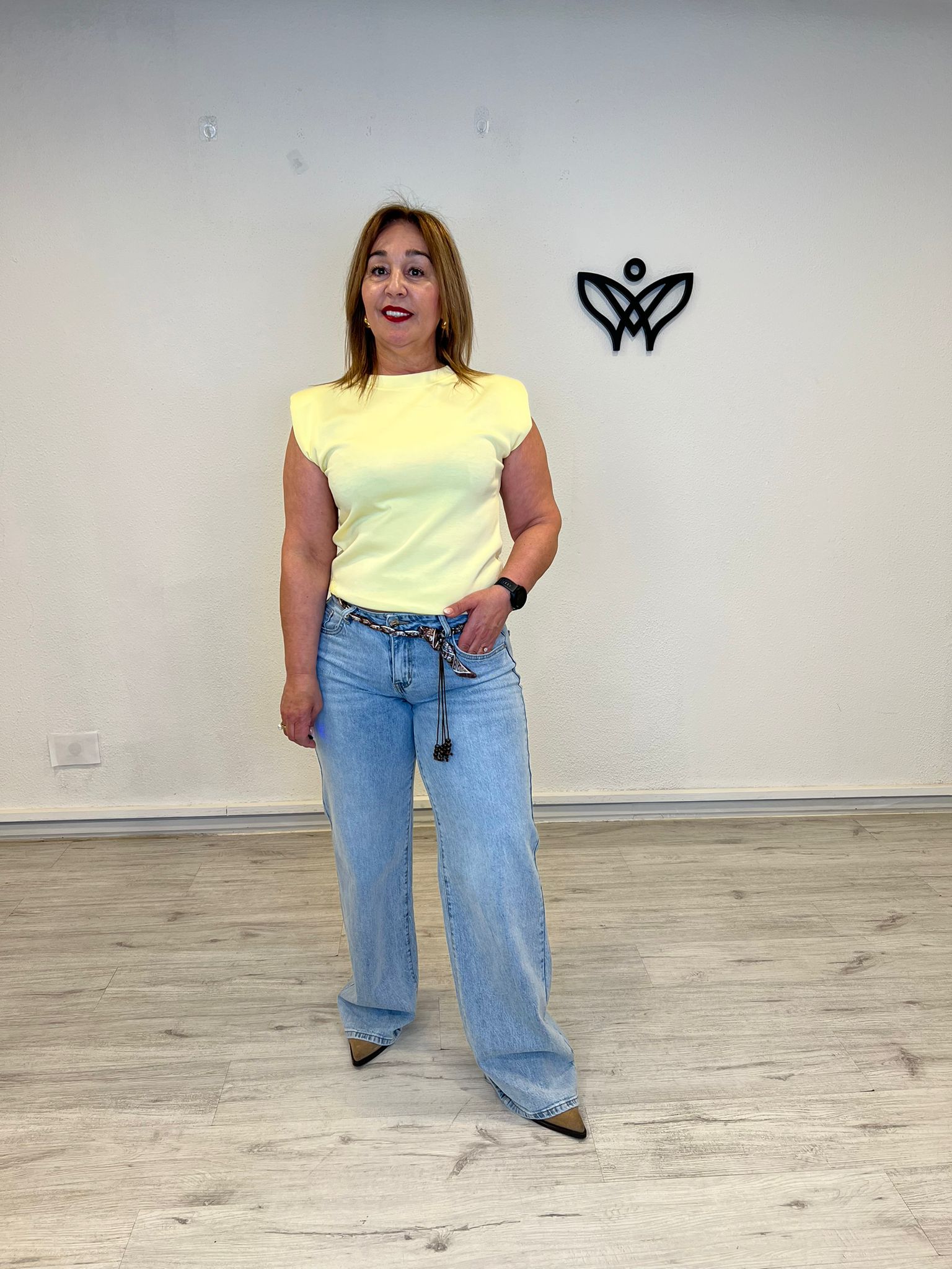 Vaquero recto tiro medio con cinturón