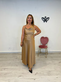 Vestido largo midi satinado con detalle dorado en el asa color dorado