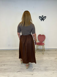 Vestido largo midi de algodón de rayas marrón chocolate