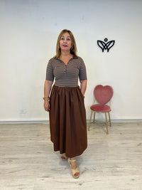 Vestido largo midi de algodón de rayas marrón chocolate