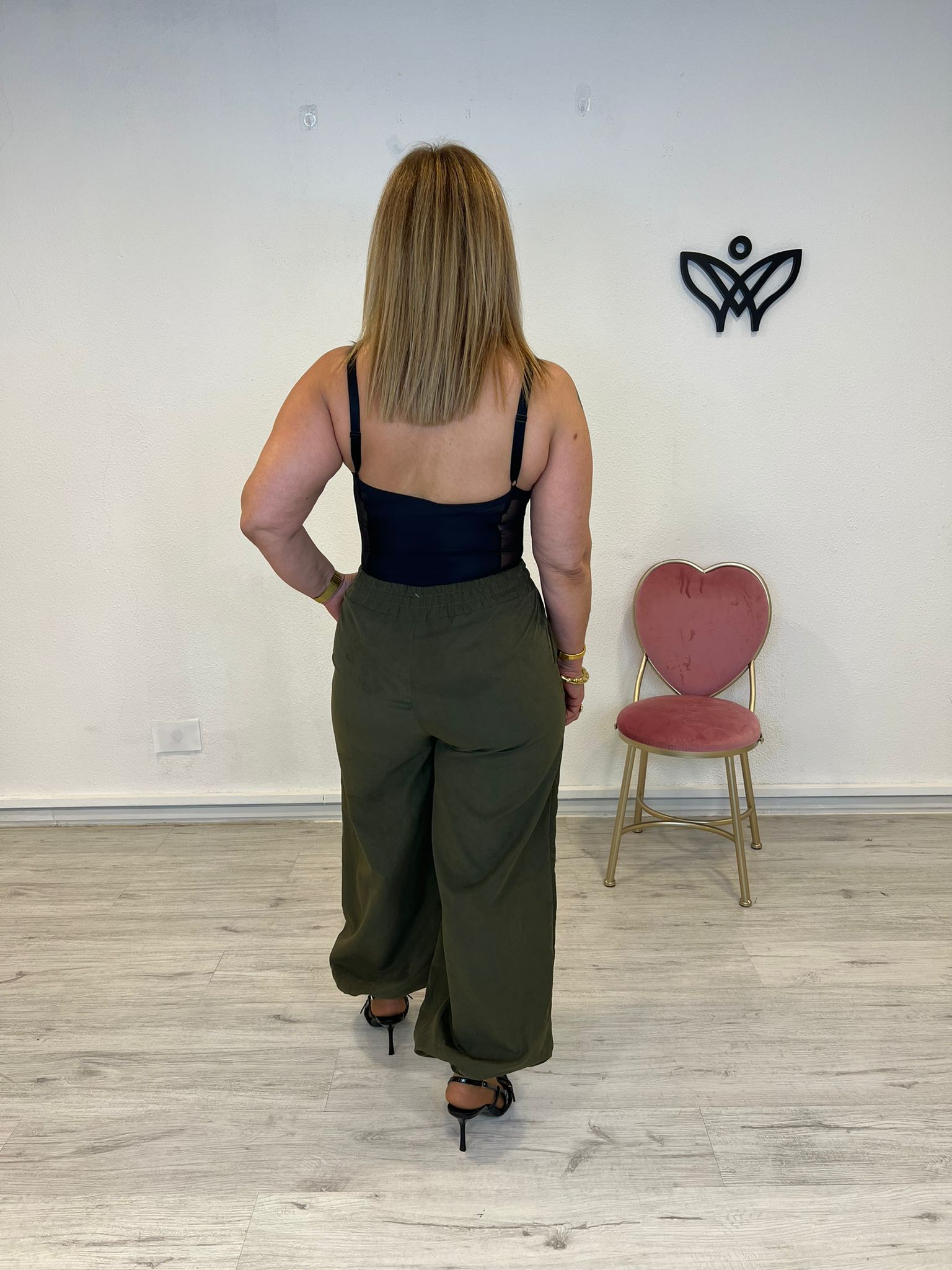 Pantalón bombacho goma en la cintura y tobillo verde