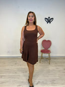 Vestido de punto de canalé de asas corto marrón