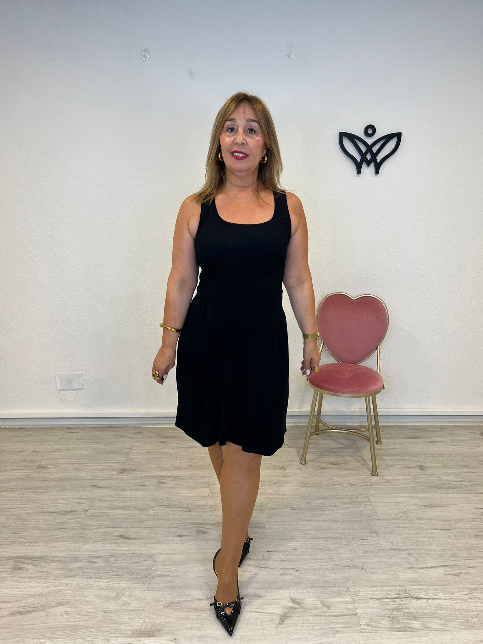 Vestido de punto de canalé de asas corto negro