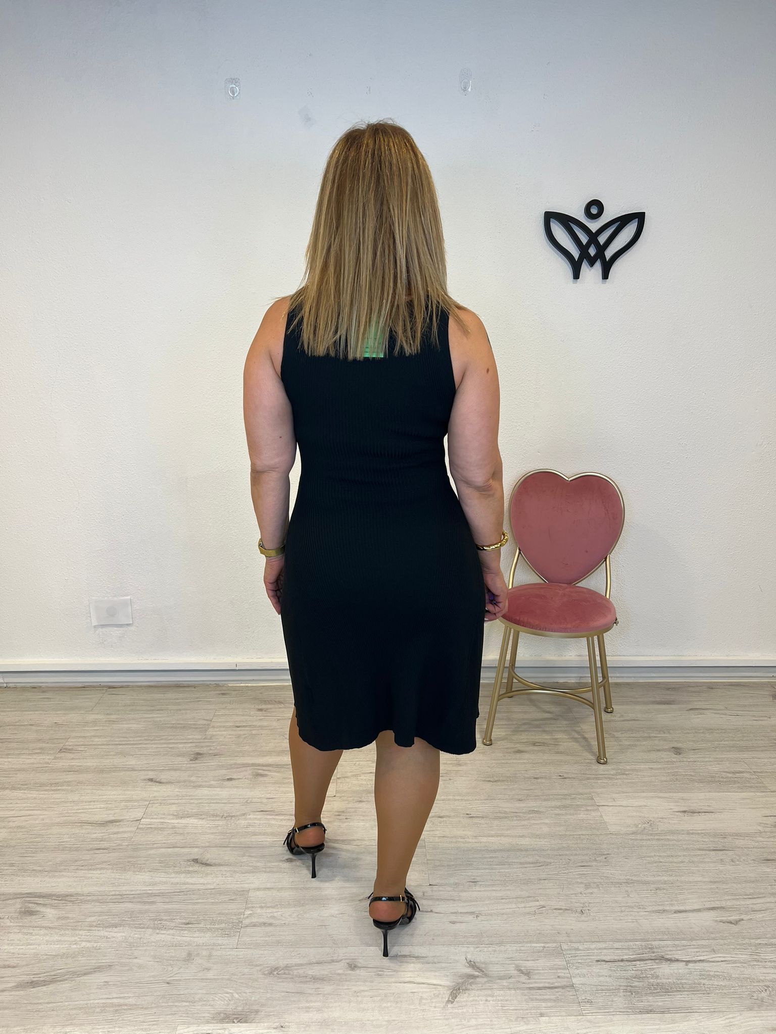 Vestido de punto de canalé de asas corto negro