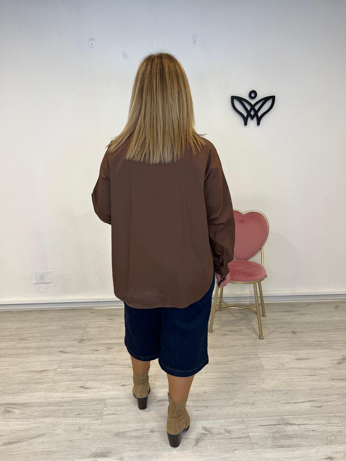 Camisa algodón cuello camisero detalle lazos marrón chocolate