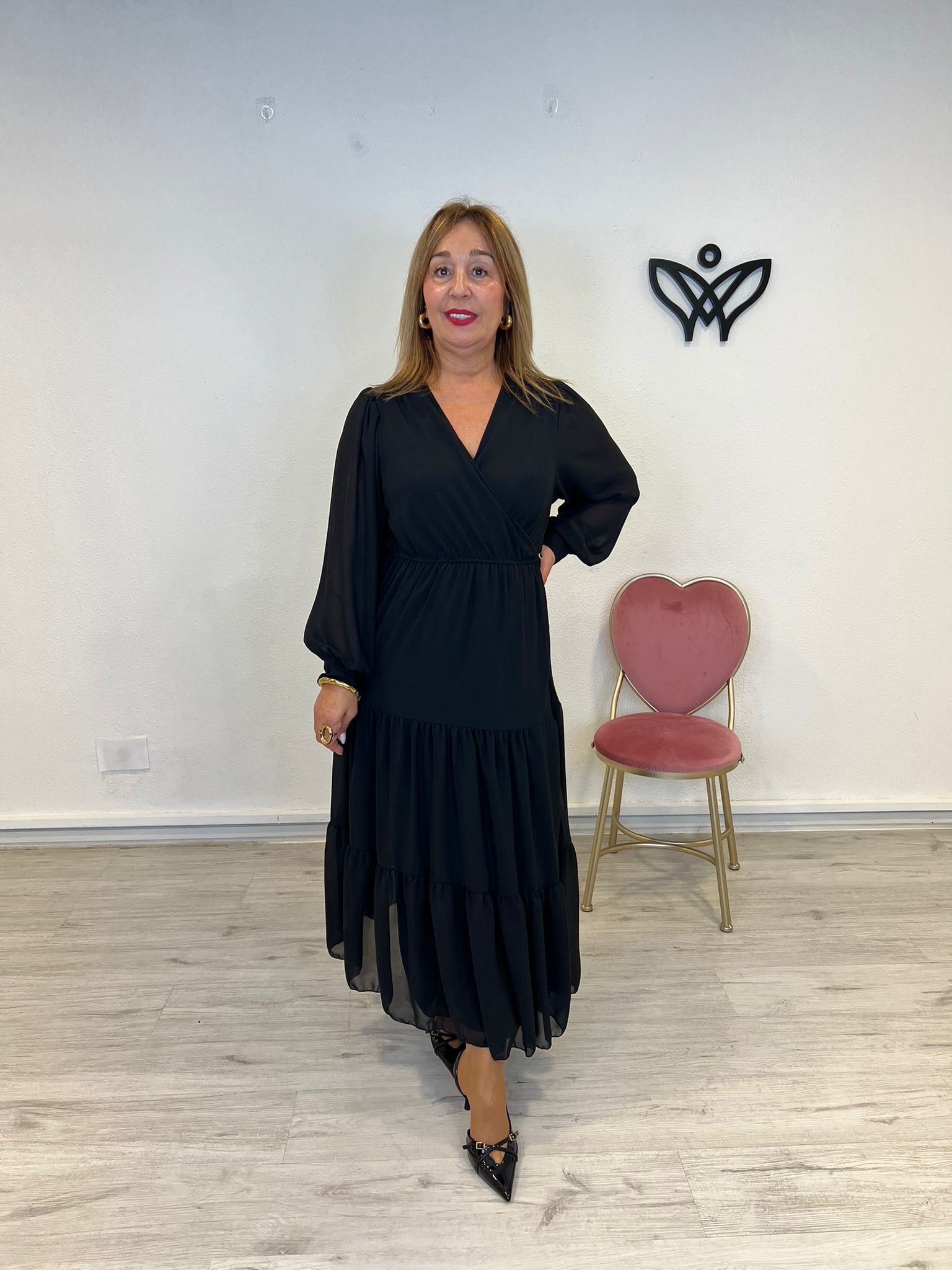 Vestido largo escote en pico de gasa negro