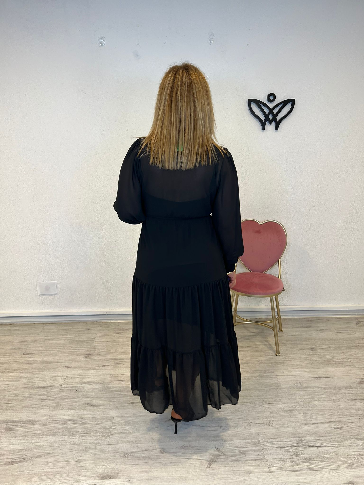 Vestido largo escote en pico de gasa negro