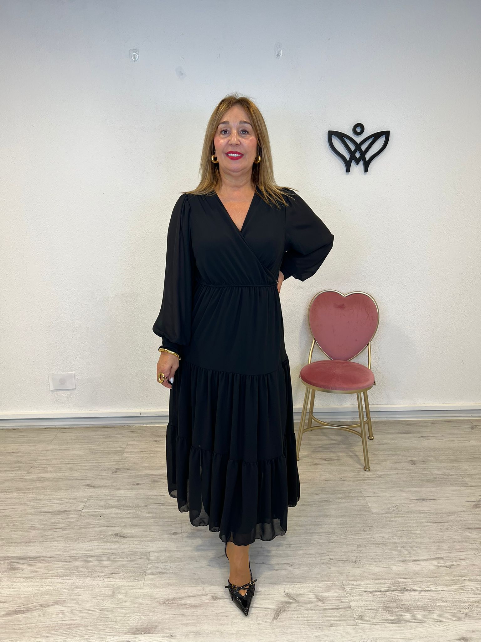 Vestido largo escote en pico de gasa negro