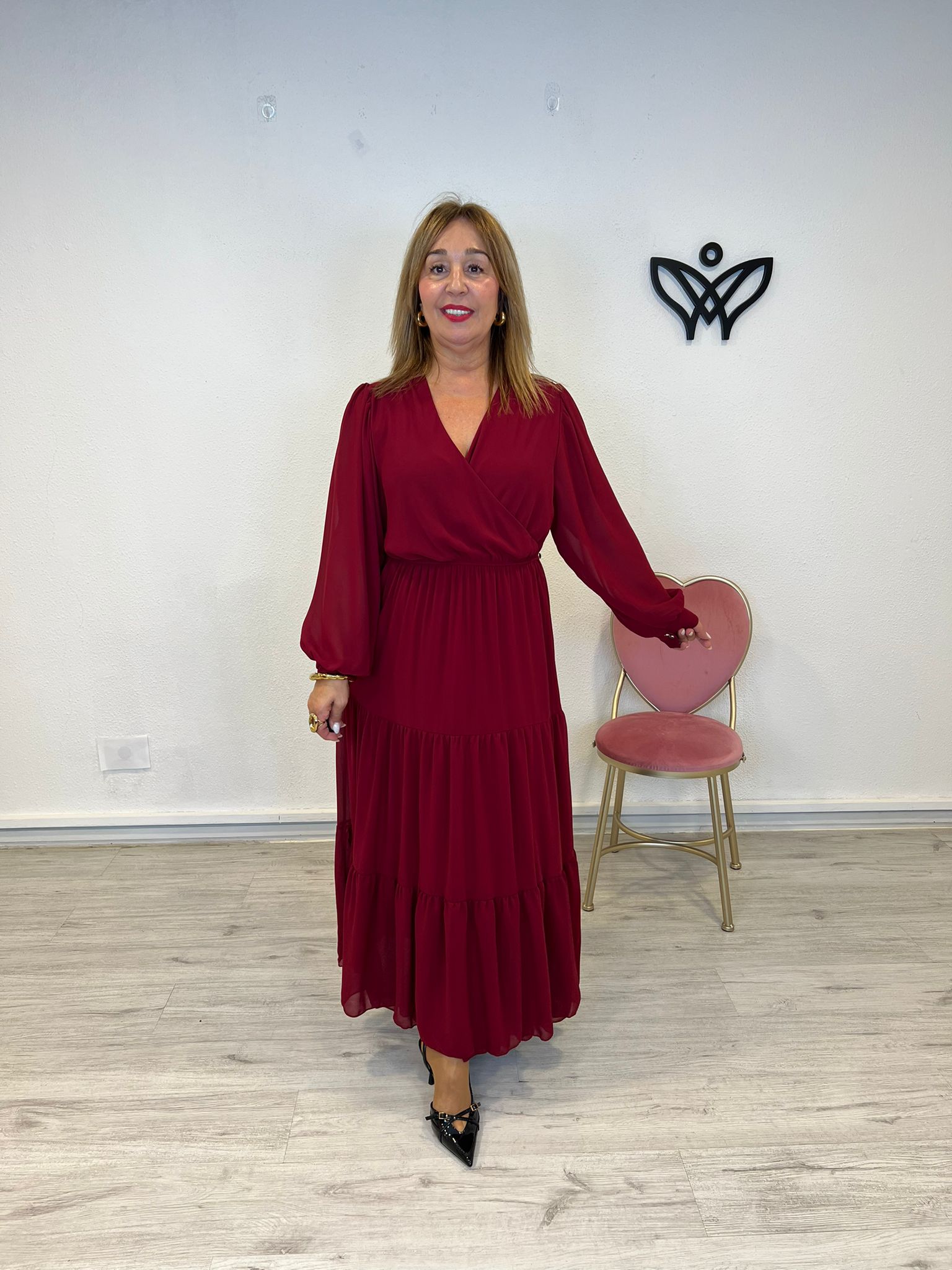 Vestido largo escote en pico de gasa burdeos
