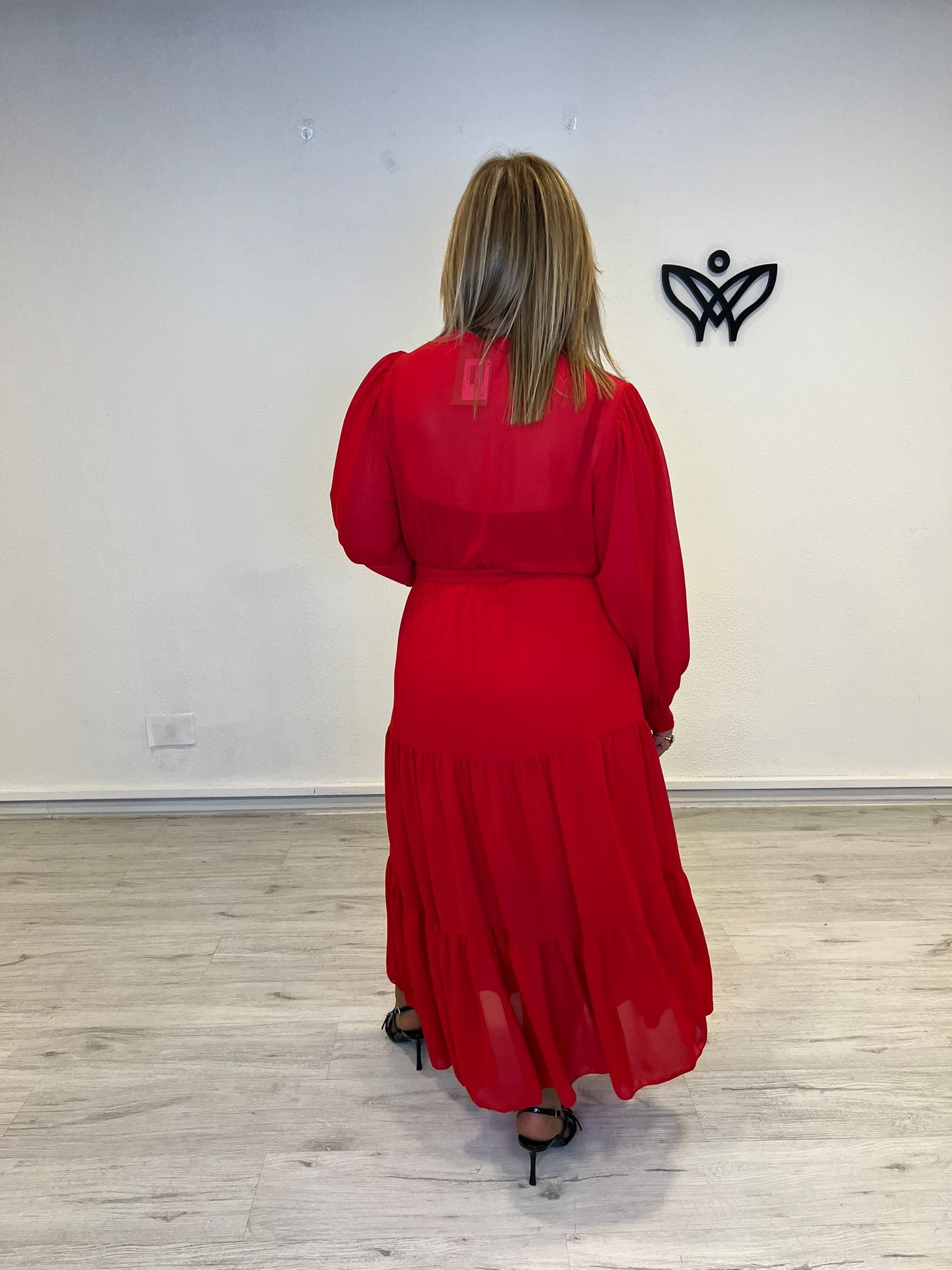 Vestido largo escote en pico de gasa rojo