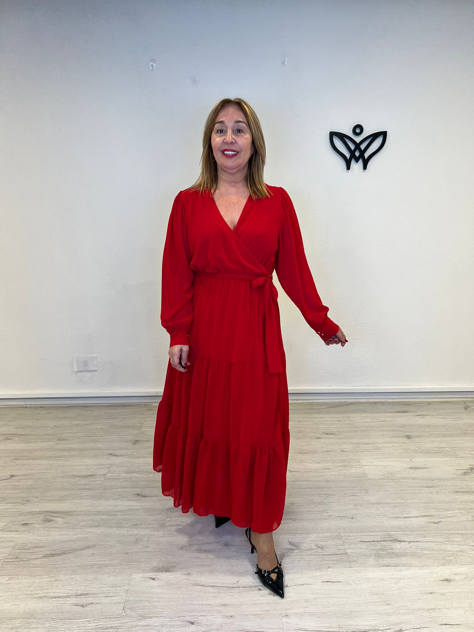 Vestido largo escote en pico de gasa rojo