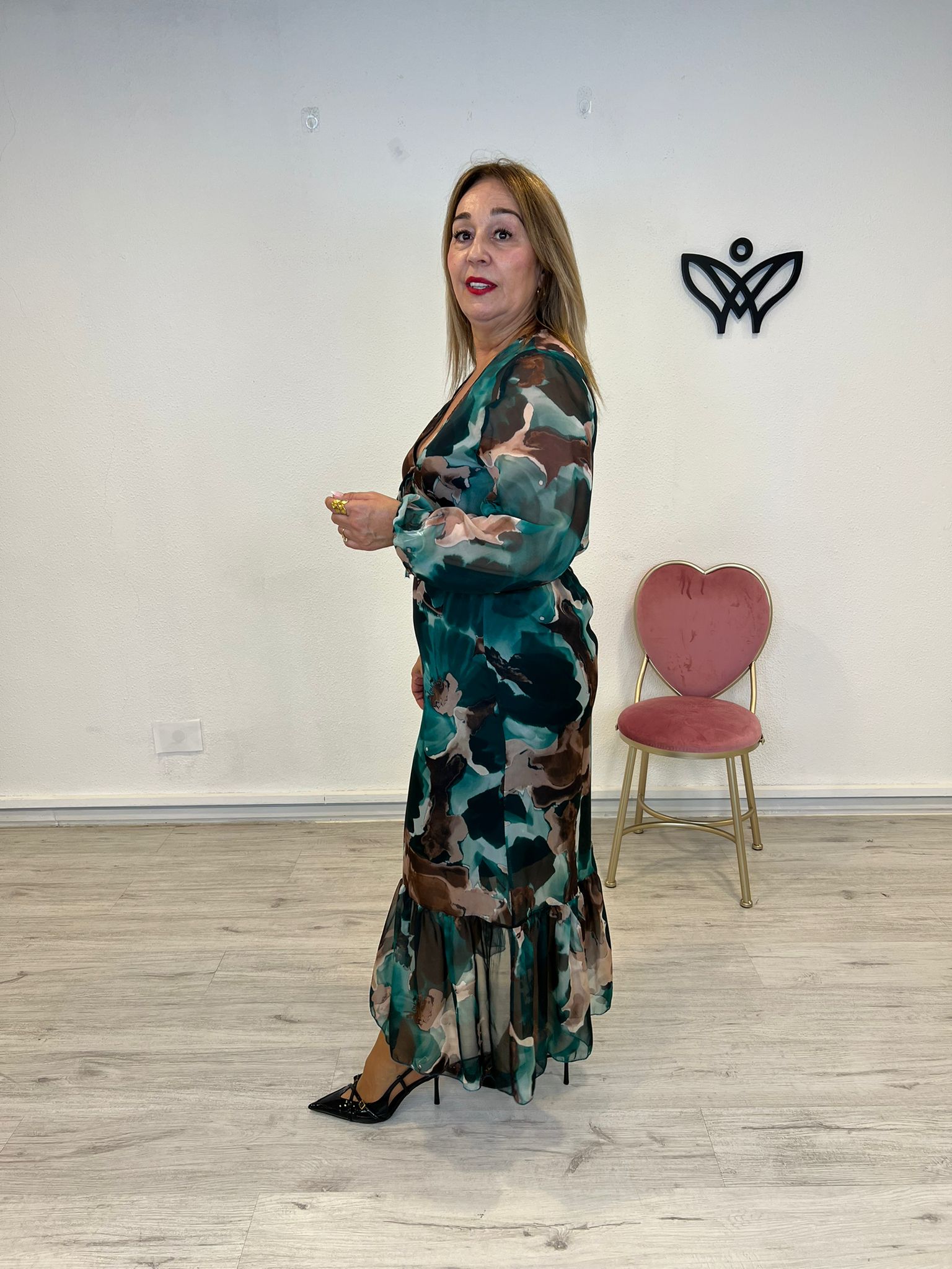 Vestido largo midi escote en pico estampado verde