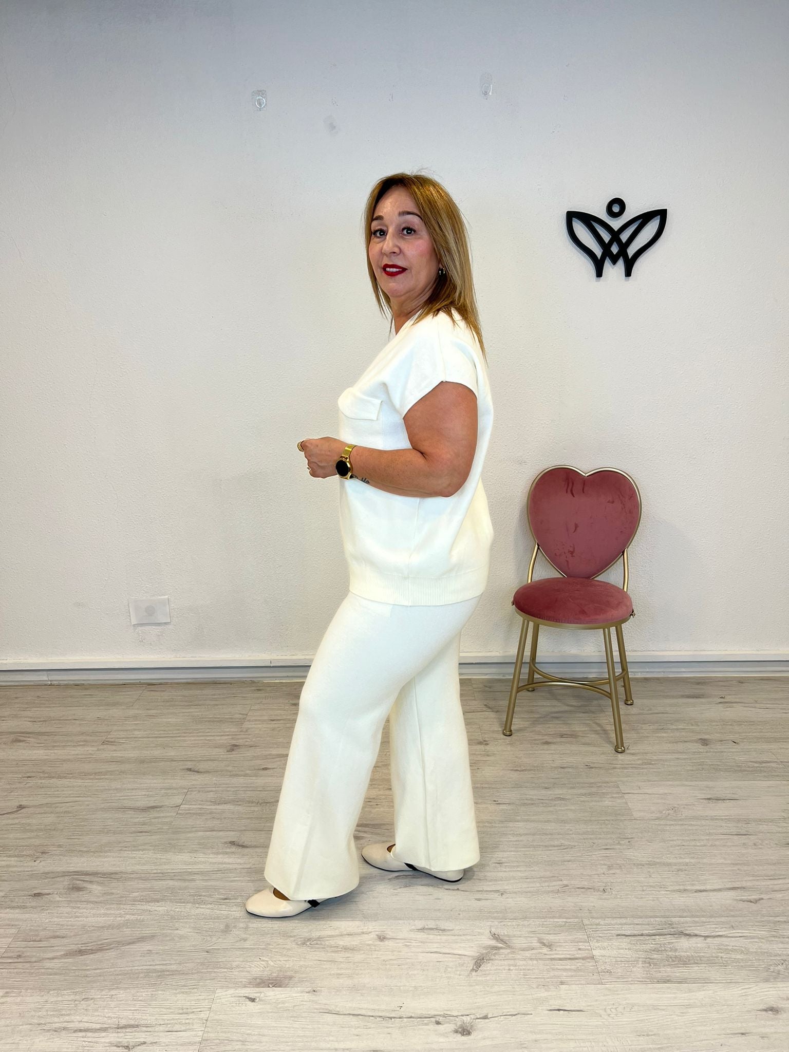 Conjunto de punto jersey pantalón recto con goma en la cintura beis