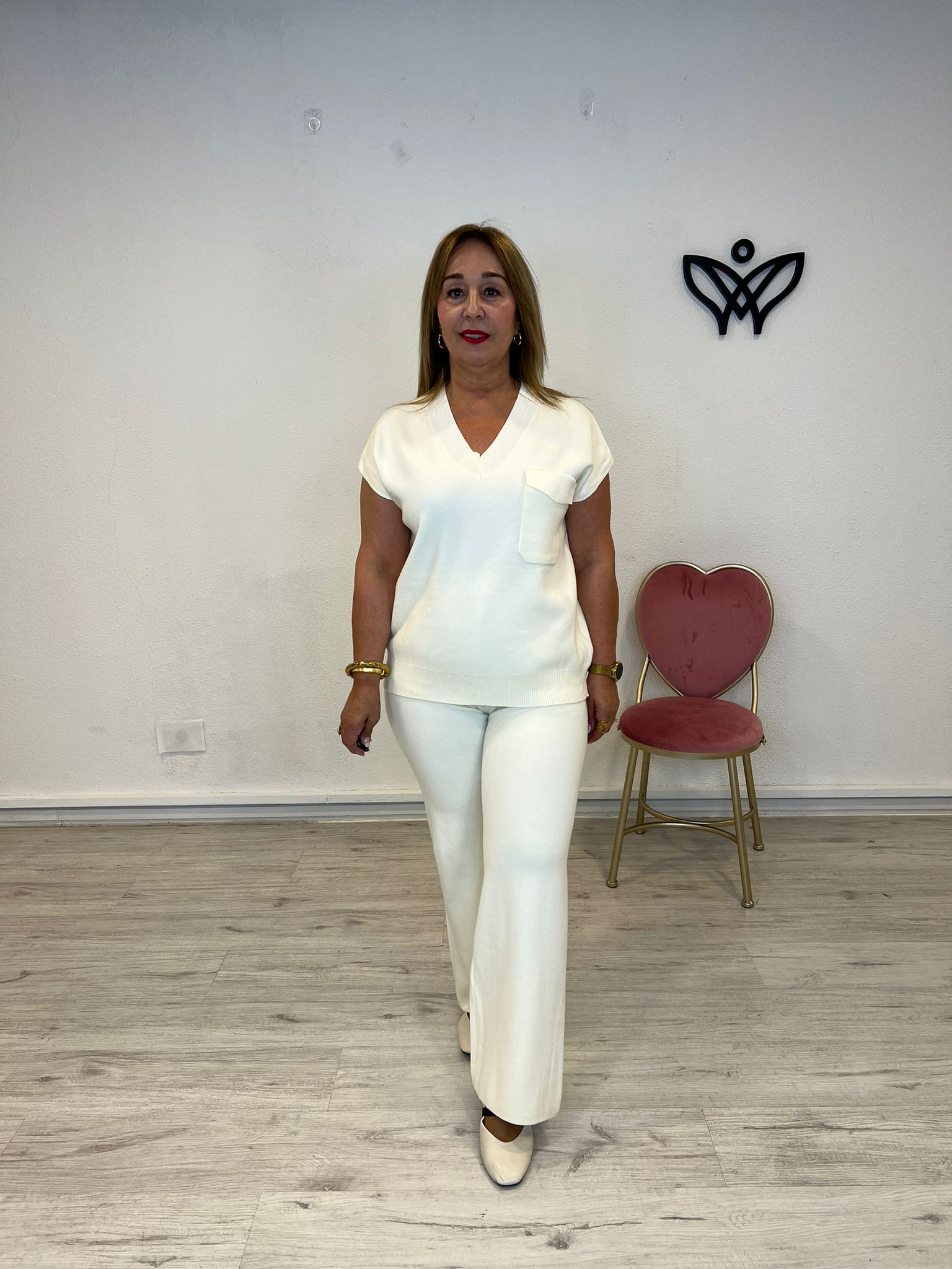 Conjunto de punto jersey pantalón recto con goma en la cintura beis