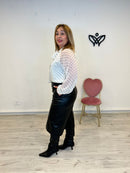 Camisa de gasa con lunares y lazo en el cuello beis