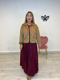 Chaqueta corta de ante con botones forrada camel