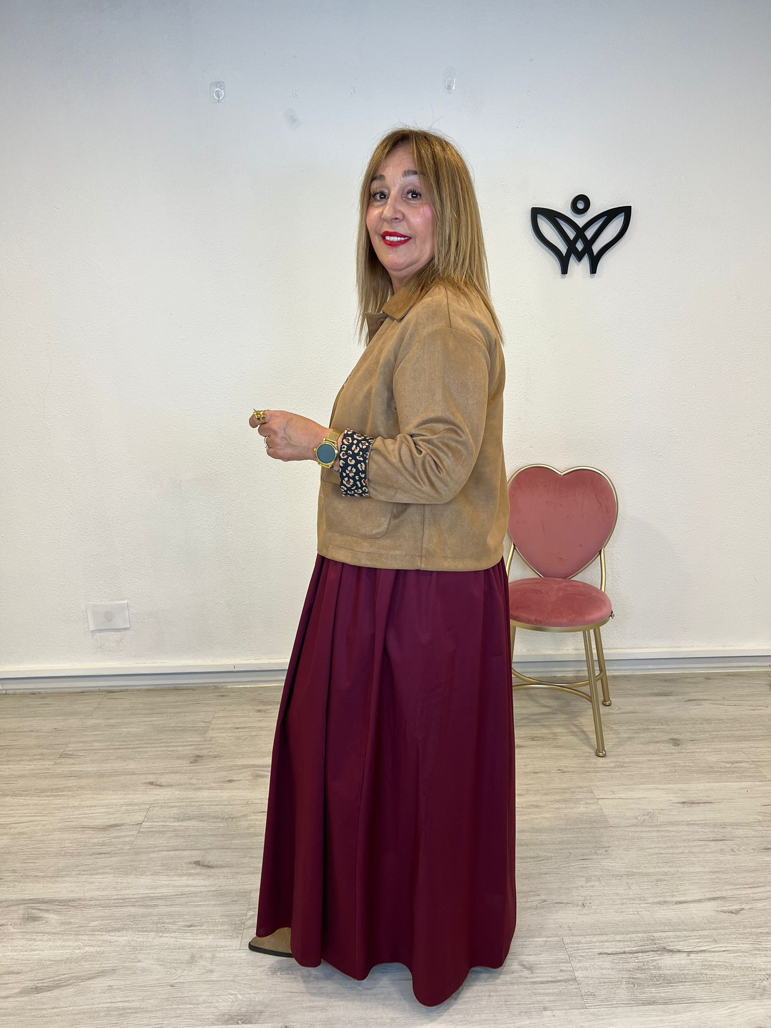 Chaqueta corta de ante con botones forrada camel