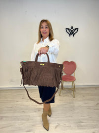 Bolso de ante con flecos rectangular con asas cortas y larga marrón