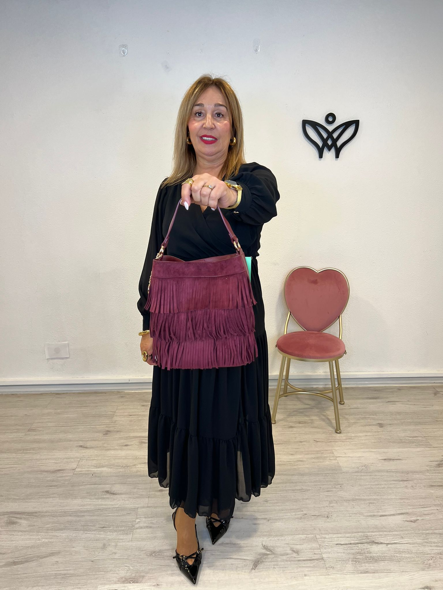 Bolso de ante con flecos bombonera asa corta y larga burdeos