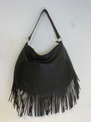 Bolso de piel con flecos y corte de media luna negro