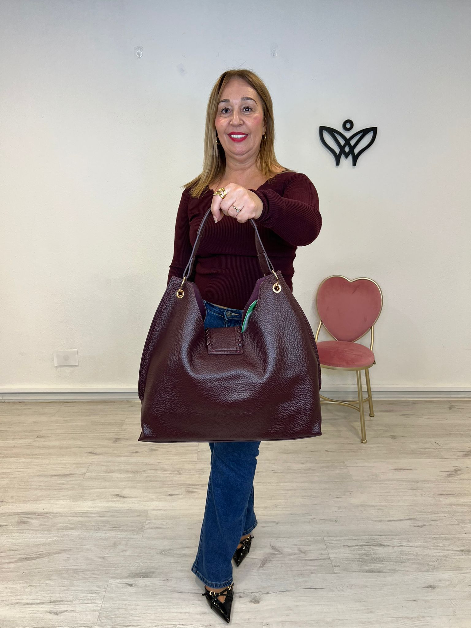 Bolso polipiel media luna burdeos