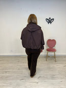 Cazadora chaqueta cortaviento impermeable con capucha marrón chocolate