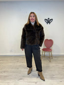 Chaqueta cazadora corta con solapas forrada de pelo sintético en marrón chocolate