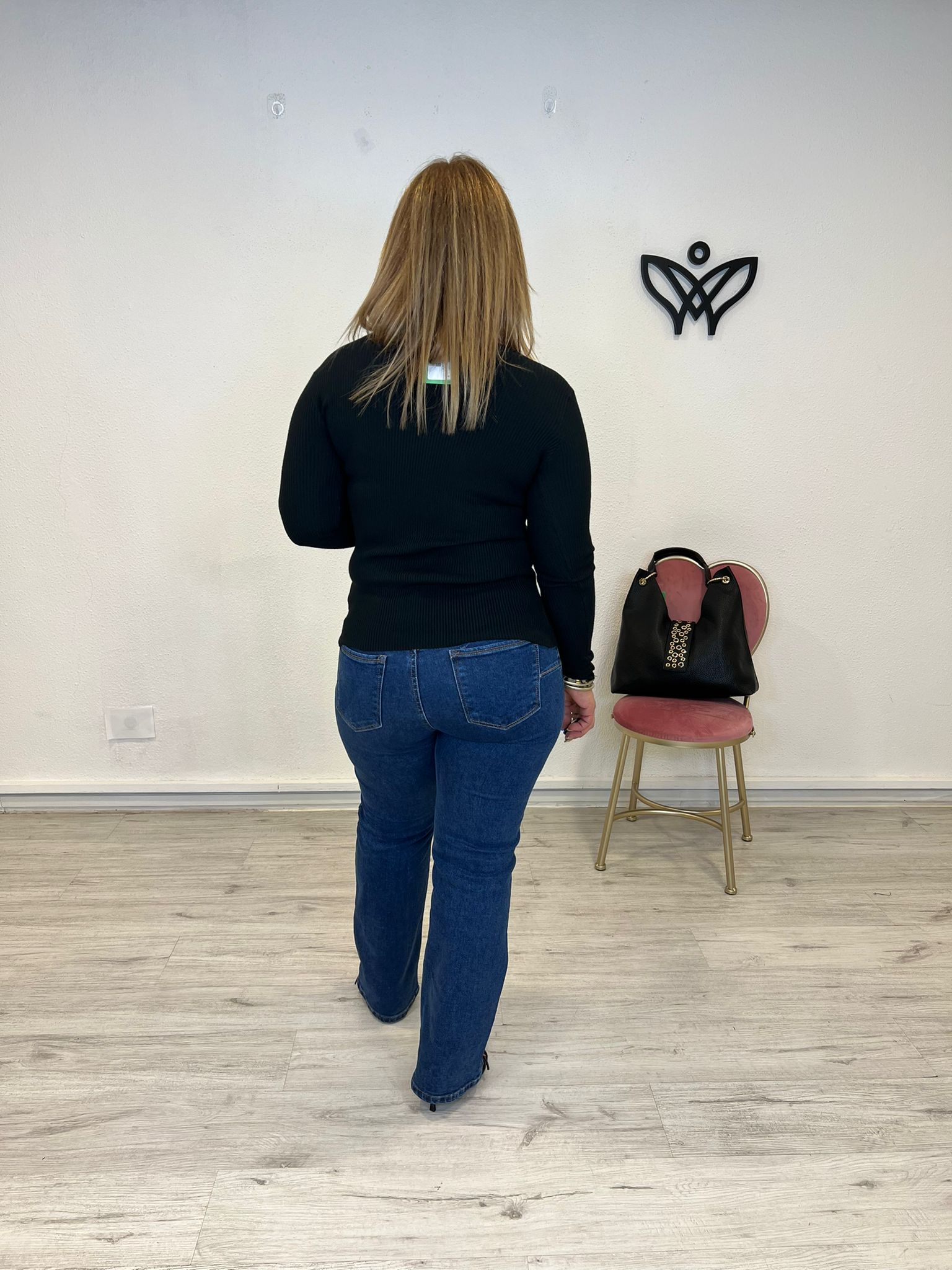 Jersey de punto escote pico canalé negro