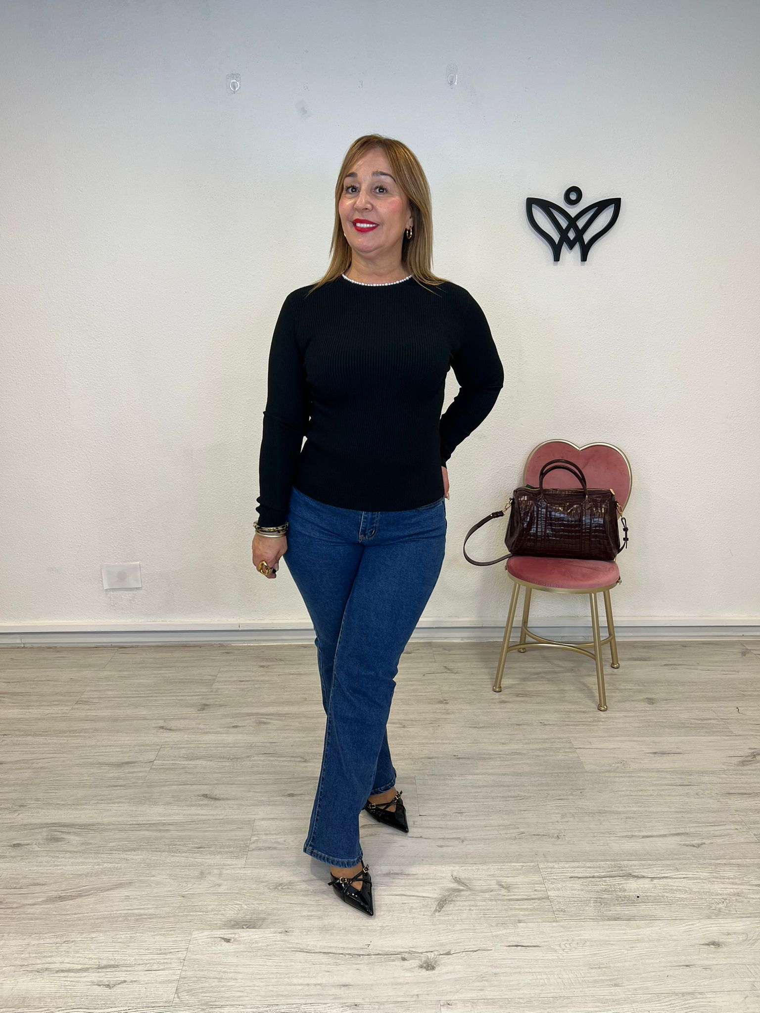 Jersey de punto de cuello redondo canalé perlas negro