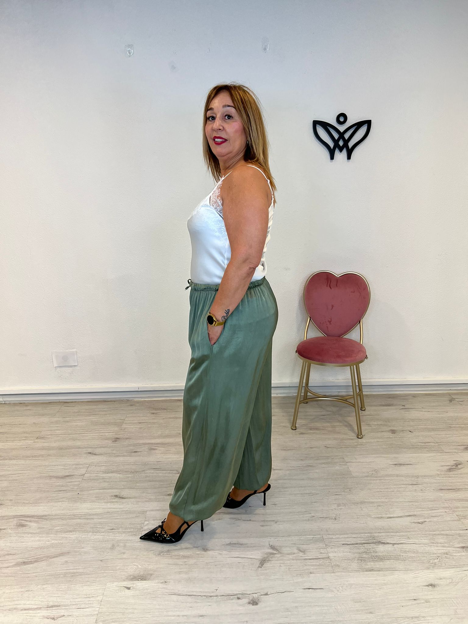 Pantalón bombacho goma en la cintura y tobillo verde