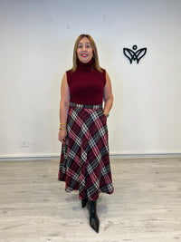 Jersey de punto de cuello subido sin mangas en burdeos