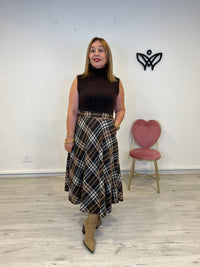 Falda de cuadros corte evasé con bolsillos goma en la cintura marron chocolate