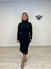Vestido de punto largo cuello subido abertura lateral negro