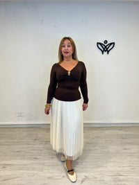 Camiseta top de licra manga larga escote en pico marrón chocolate