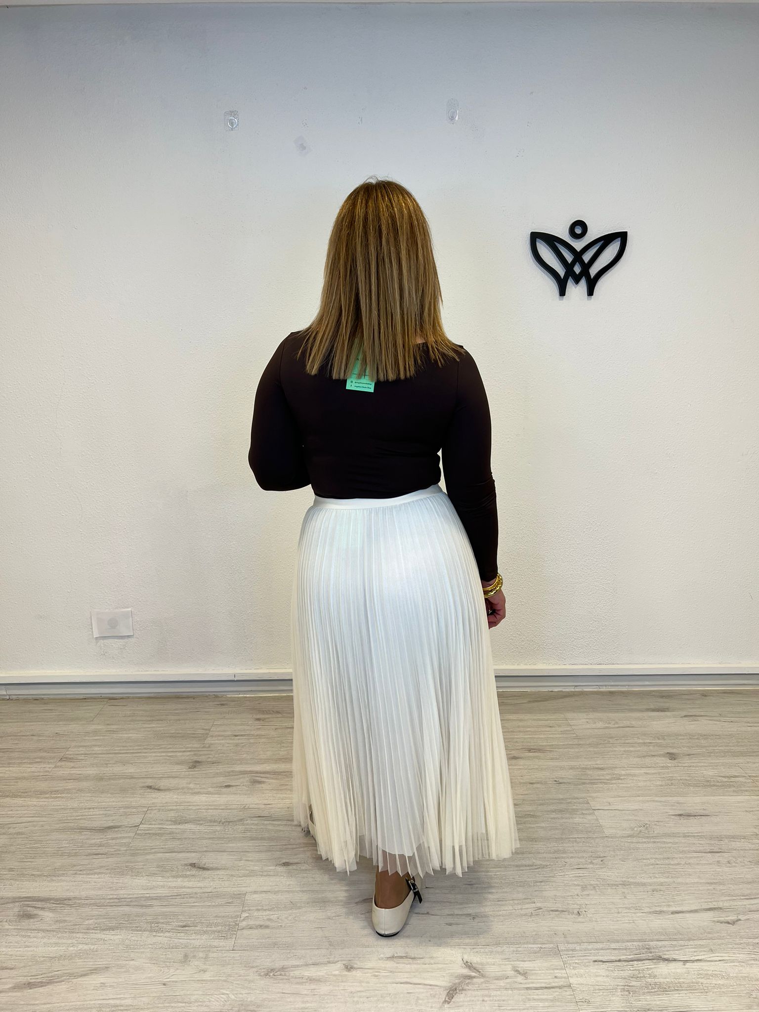 Camiseta top de licra manga larga escote en pico marrón chocolate