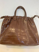 Bolso rectangular brillante piel de cocodrilo sintético marrón