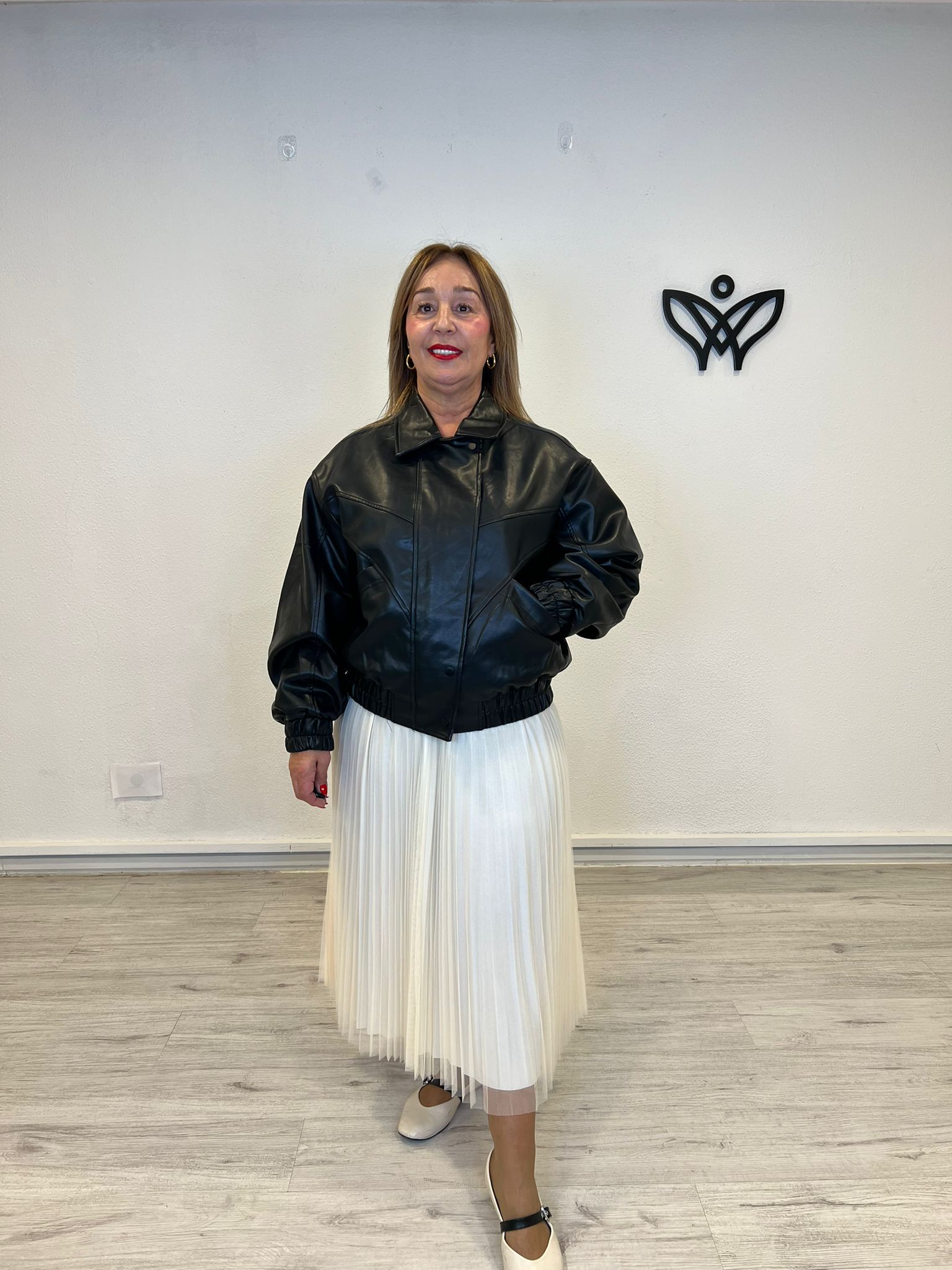 Cazadora bomber forrada abrocha con cremallera polipiel negra