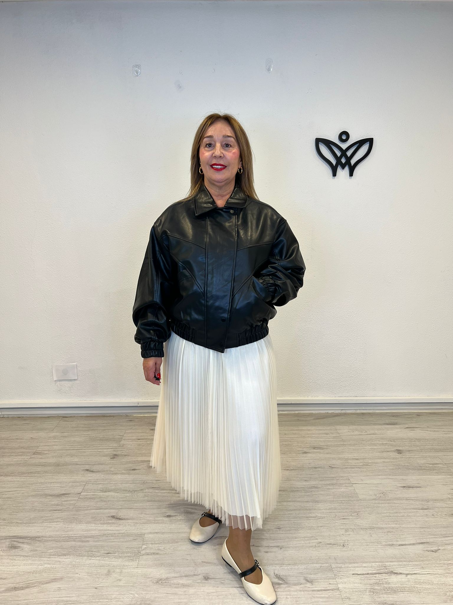 Cazadora bomber forrada abrocha con cremallera polipiel negra