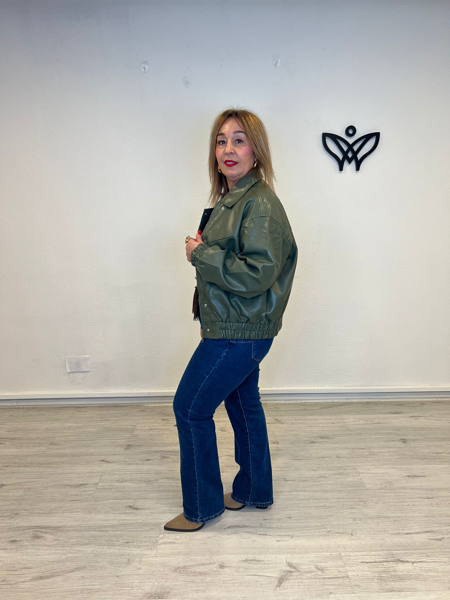 Bomber cazadora polipiel forrada en verde oliva