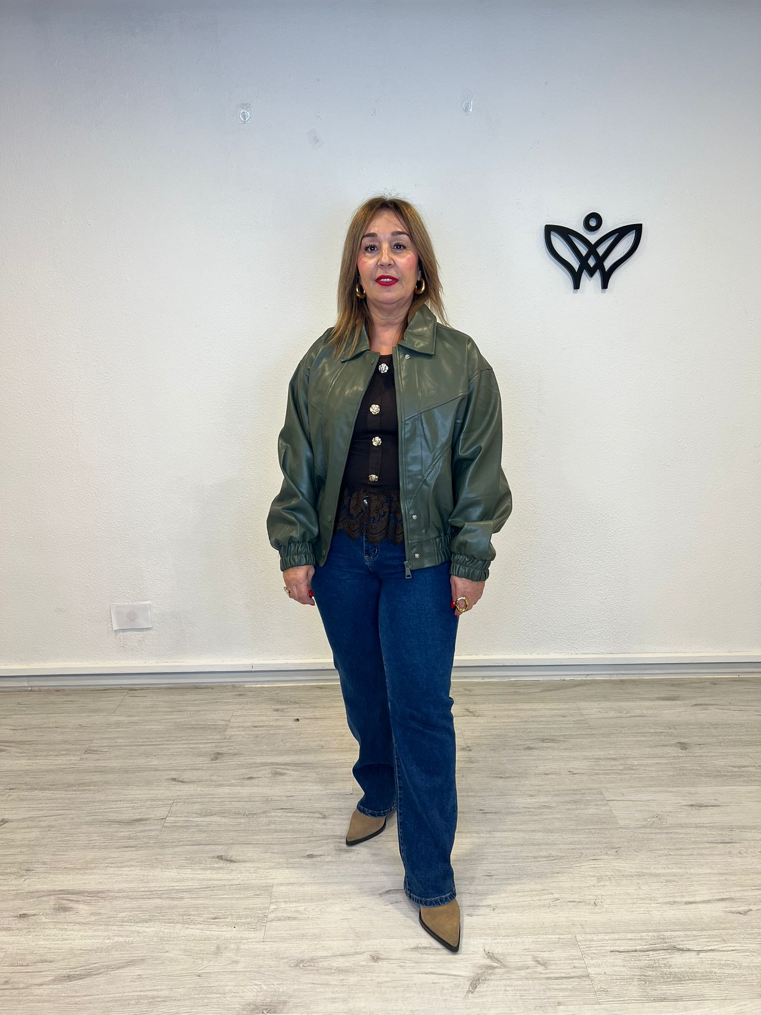 Bomber cazadora polipiel forrada en verde oliva