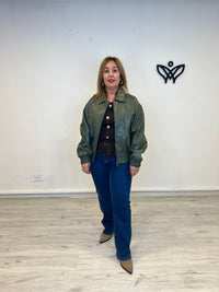 Bomber cazadora polipiel forrada en verde oliva