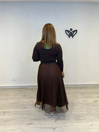 Falda largo midi de tul plisada con goma en la cintura marrón chocolate